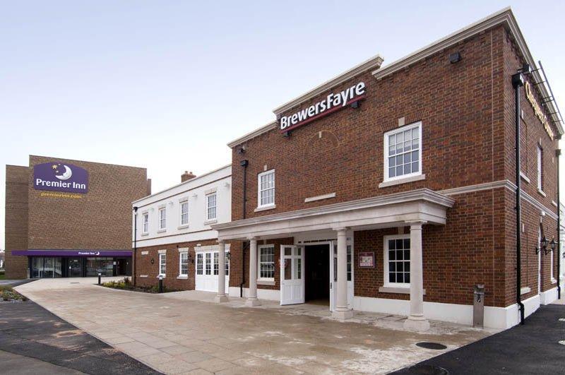 Premier Inn London Dagenham Exteriör bild