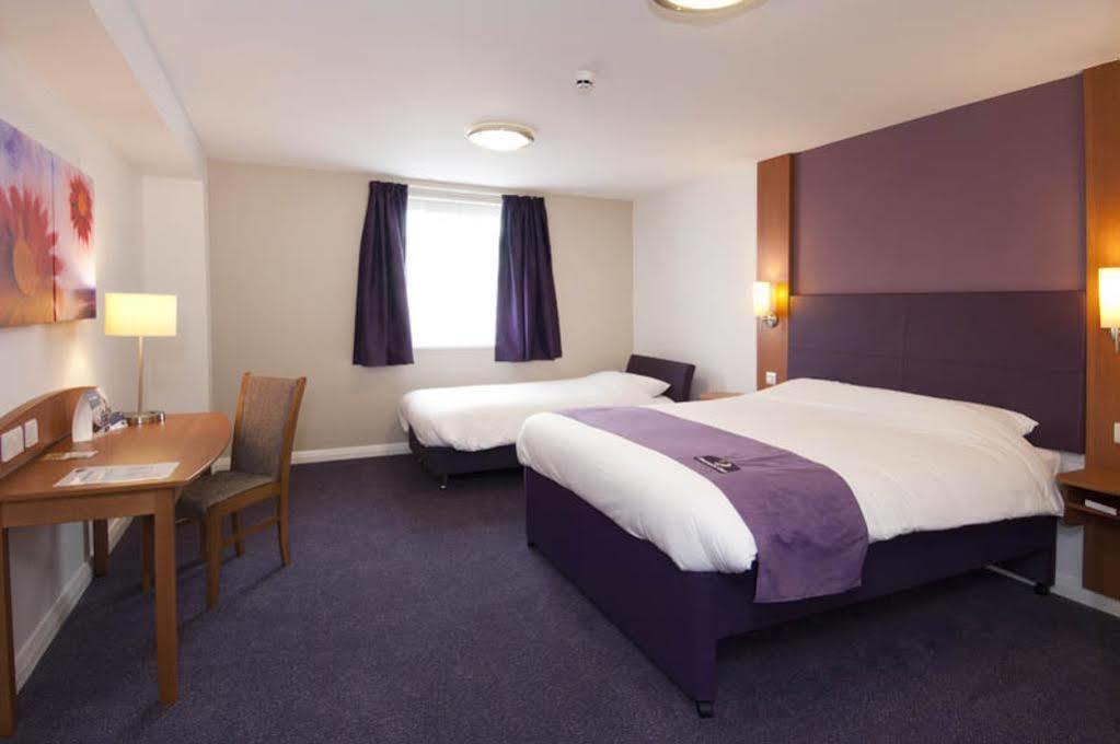 Premier Inn London Dagenham Exteriör bild