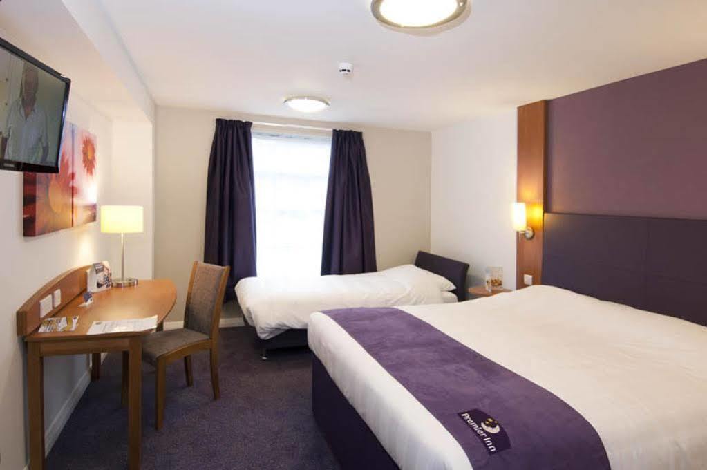 Premier Inn London Dagenham Exteriör bild